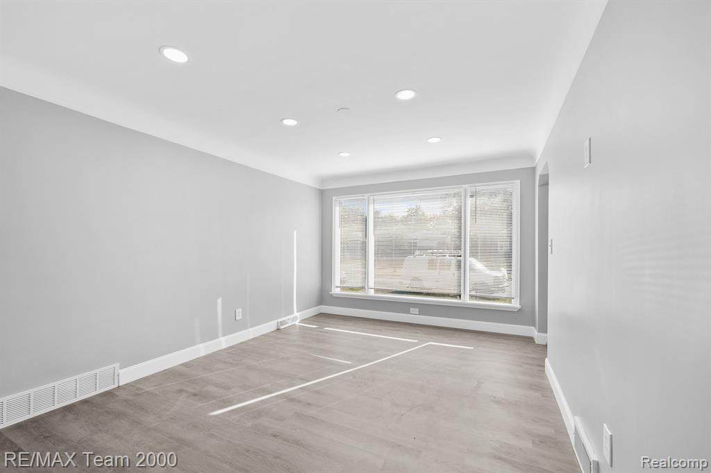 7301 FIELDING Street, Detroit, MI 48228 — Photo 6