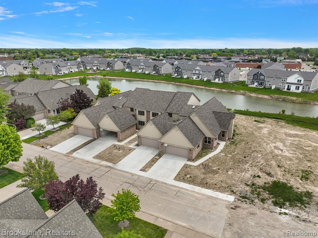 46710 EMERALD CREEK Drive, Shelby Twp, MI 48315 — Photo 3