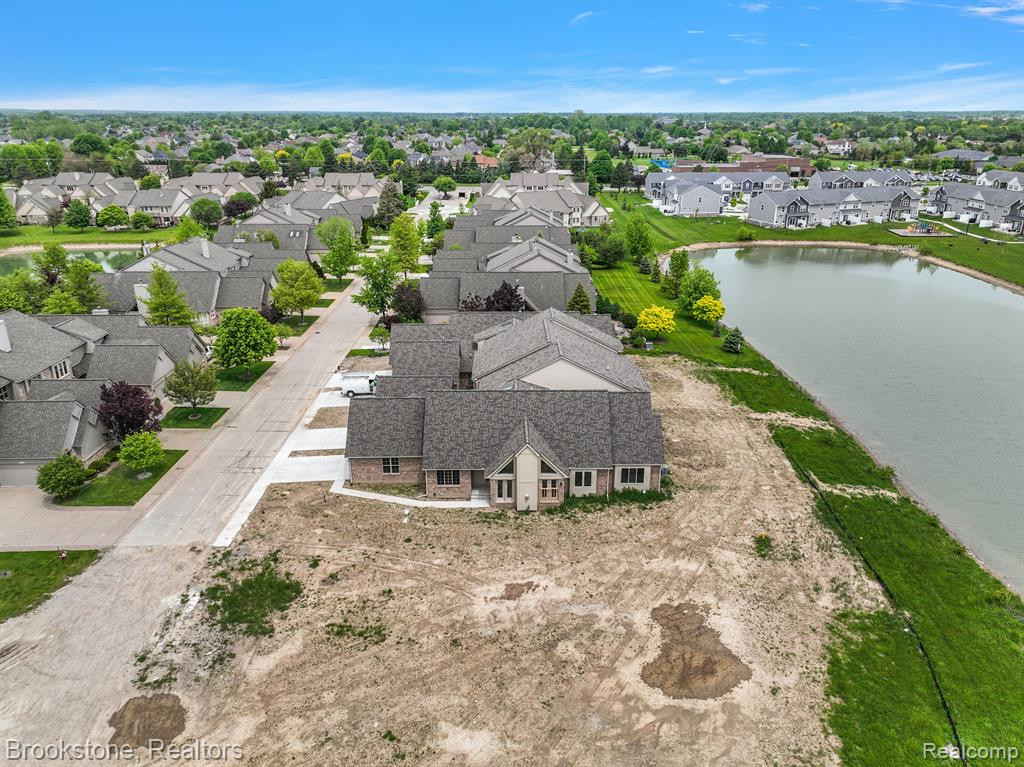 46710 EMERALD CREEK Drive, Shelby Twp, MI 48315 — Photo 4