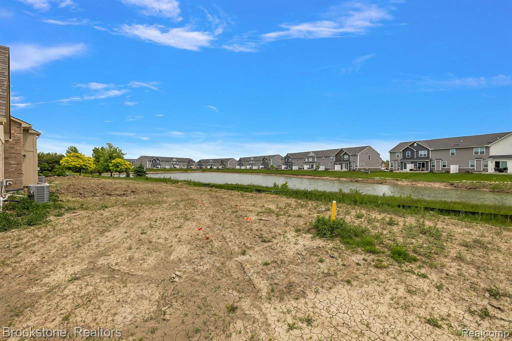 46710 EMERALD CREEK Drive, Shelby Twp, MI 48315 — Photo 10
