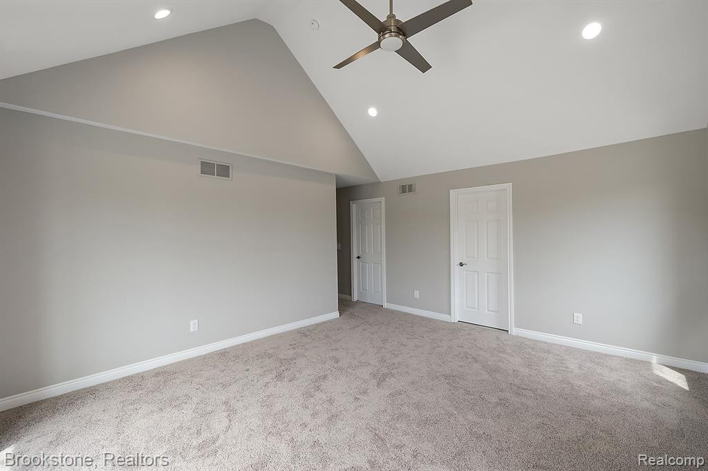 46710 EMERALD CREEK Drive, Shelby Twp, MI 48315 — Photo 25