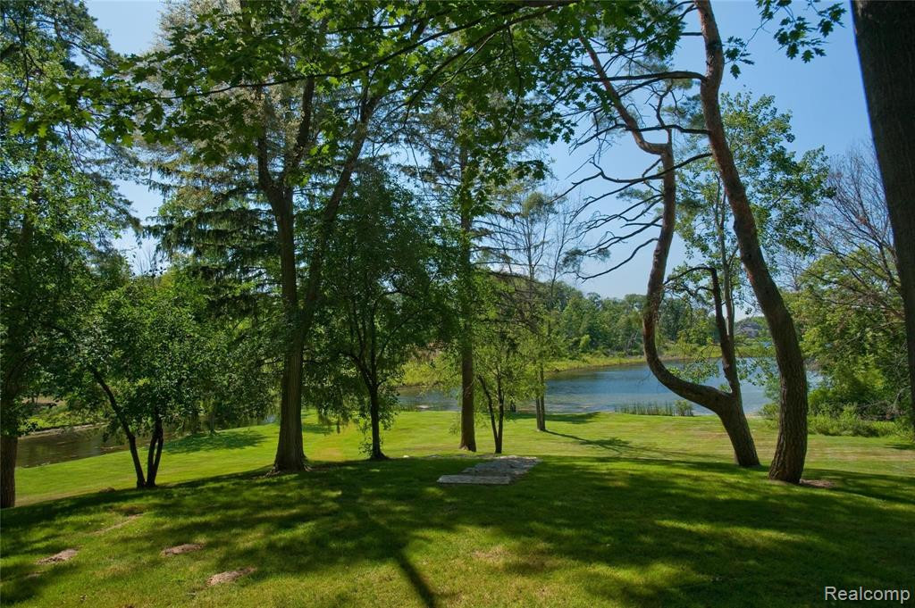 2670 Turtle Lake Drive, Bloomfield Hills, MI 48302 — Photo 2