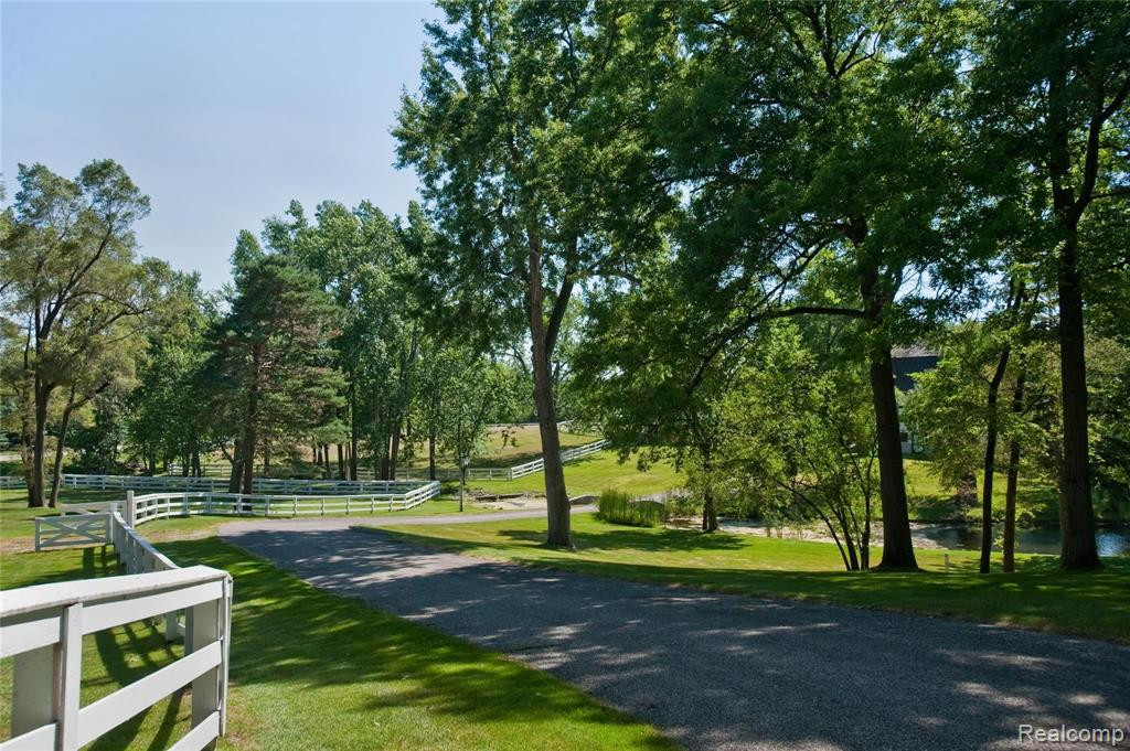 2670 Turtle Lake Drive, Bloomfield Hills, MI 48302 — Photo 5