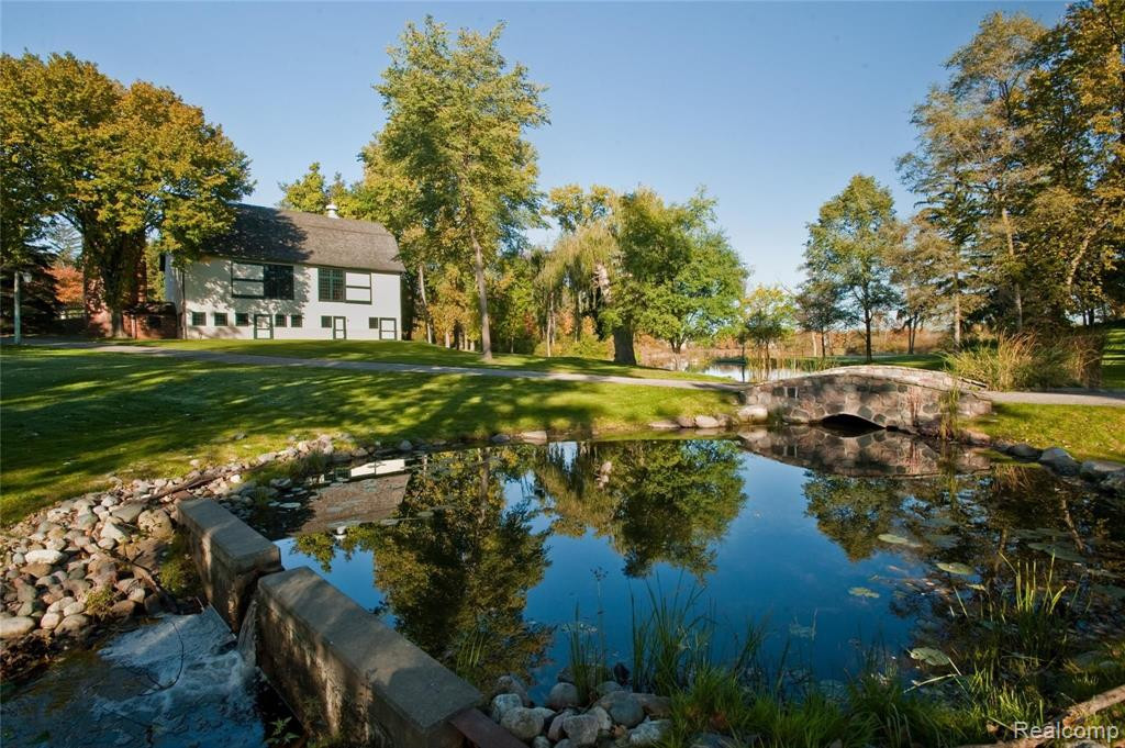 2670 Turtle Lake Drive, Bloomfield Hills, MI 48302 — Photo 12