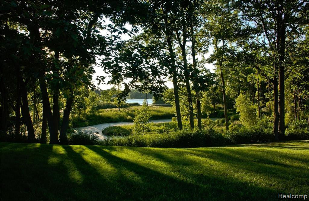 2670 Turtle Lake Drive, Bloomfield Hills, MI 48302 — Photo 17