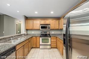 5643 TWIN OAKS Drive, 159, Sterling Heights, MI 48314 — Photo 10