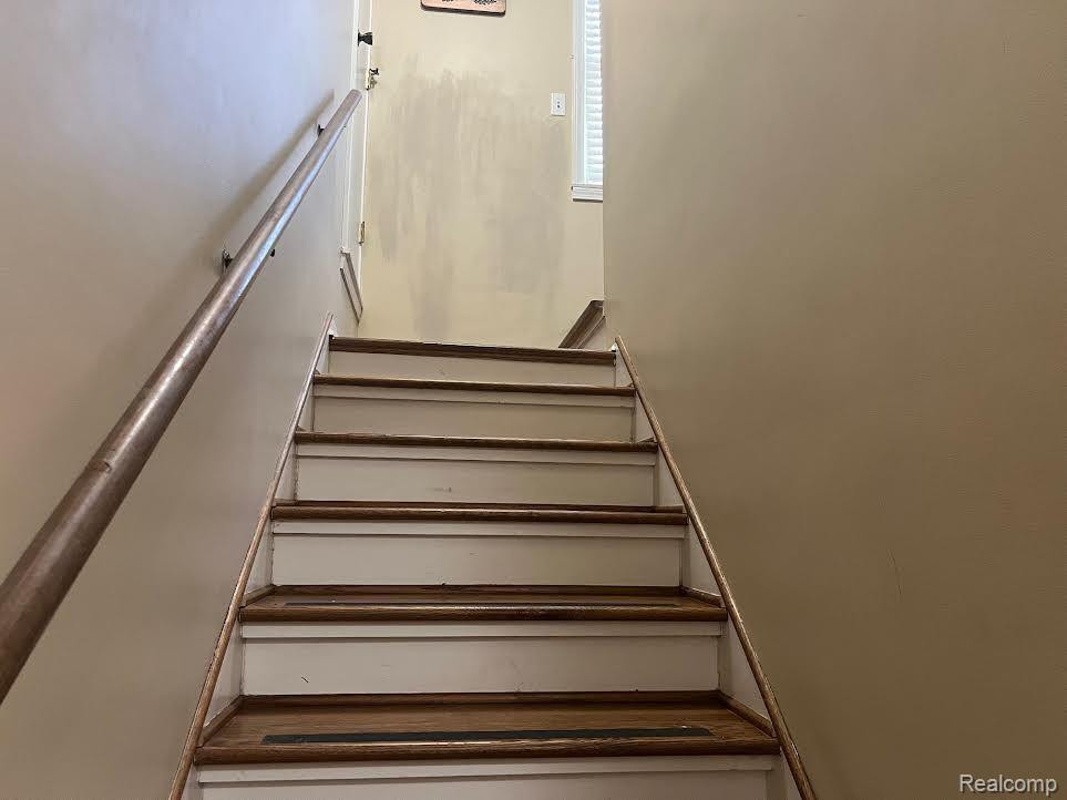 546 N MILDRED Street, Dearborn, MI 48128 — Photo 13