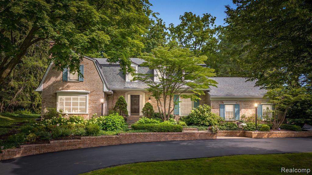 4279 STONELEIGH Road, Bloomfield Hills, MI 48302 — front exterior