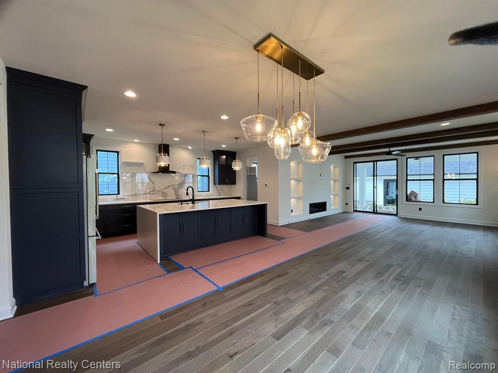 525 W ANN ARBOR Trail, Plymouth, MI 48170 — Photo 2