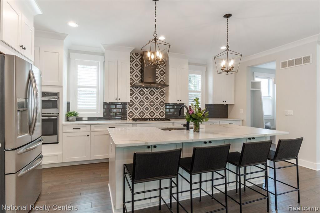 525 W ANN ARBOR Trail, Plymouth, MI 48170 — Photo 10