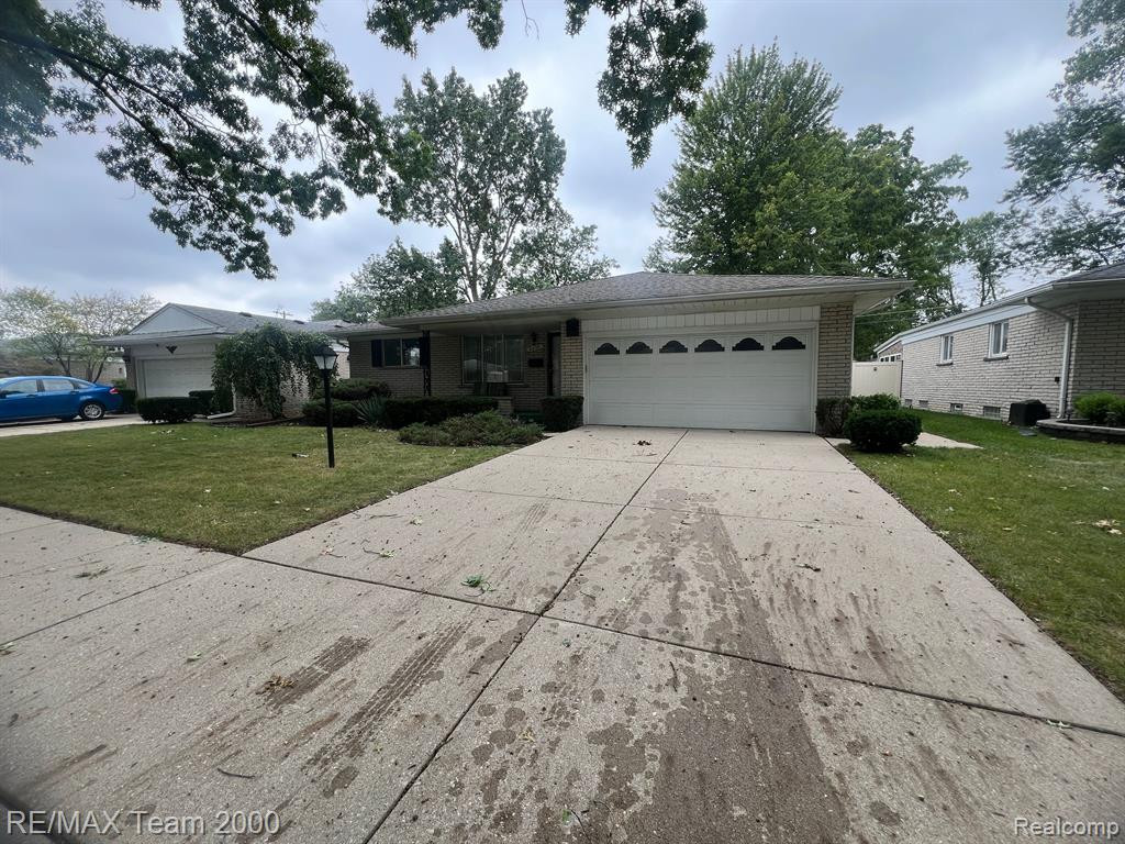6499 CAMBRIDGE Street, Dearborn Heights, MI 48127 — front exterior