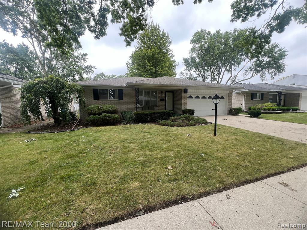 6499 CAMBRIDGE Street, Dearborn Heights, MI 48127 — Photo 2