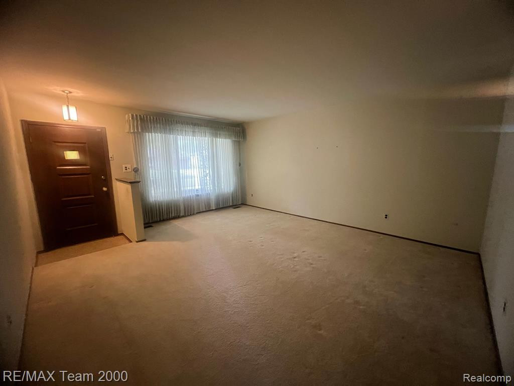 6499 CAMBRIDGE Street, Dearborn Heights, MI 48127 — Photo 4