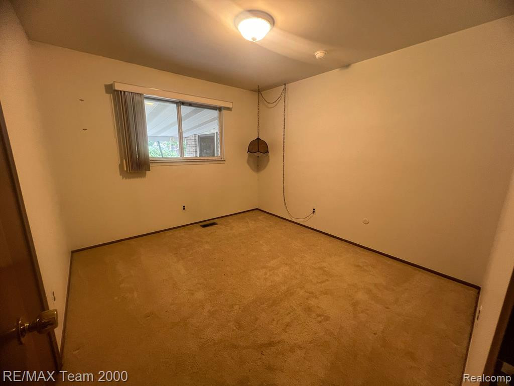 6499 CAMBRIDGE Street, Dearborn Heights, MI 48127 — Photo 7