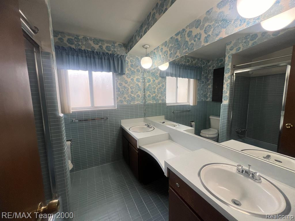 6499 CAMBRIDGE Street, Dearborn Heights, MI 48127 — Photo 8