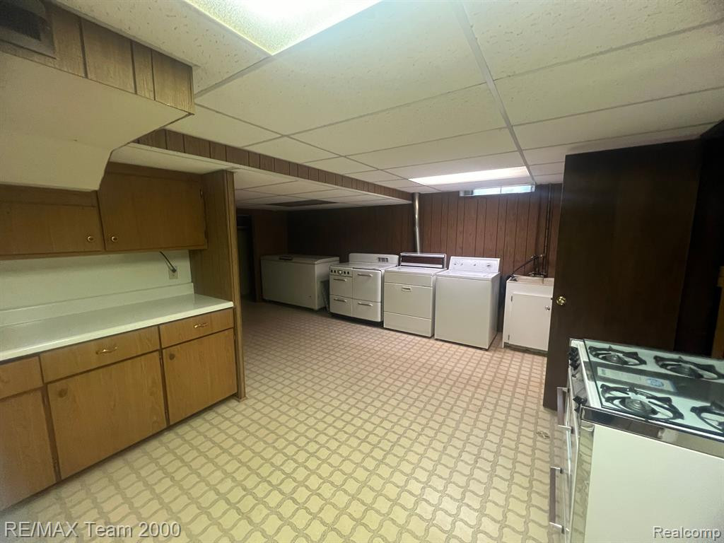 6499 CAMBRIDGE Street, Dearborn Heights, MI 48127 — Photo 17
