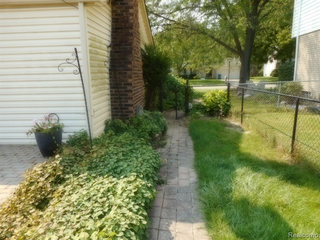 2827 TORREY Avenue, Ann Arbor, MI 48108 — Photo 23