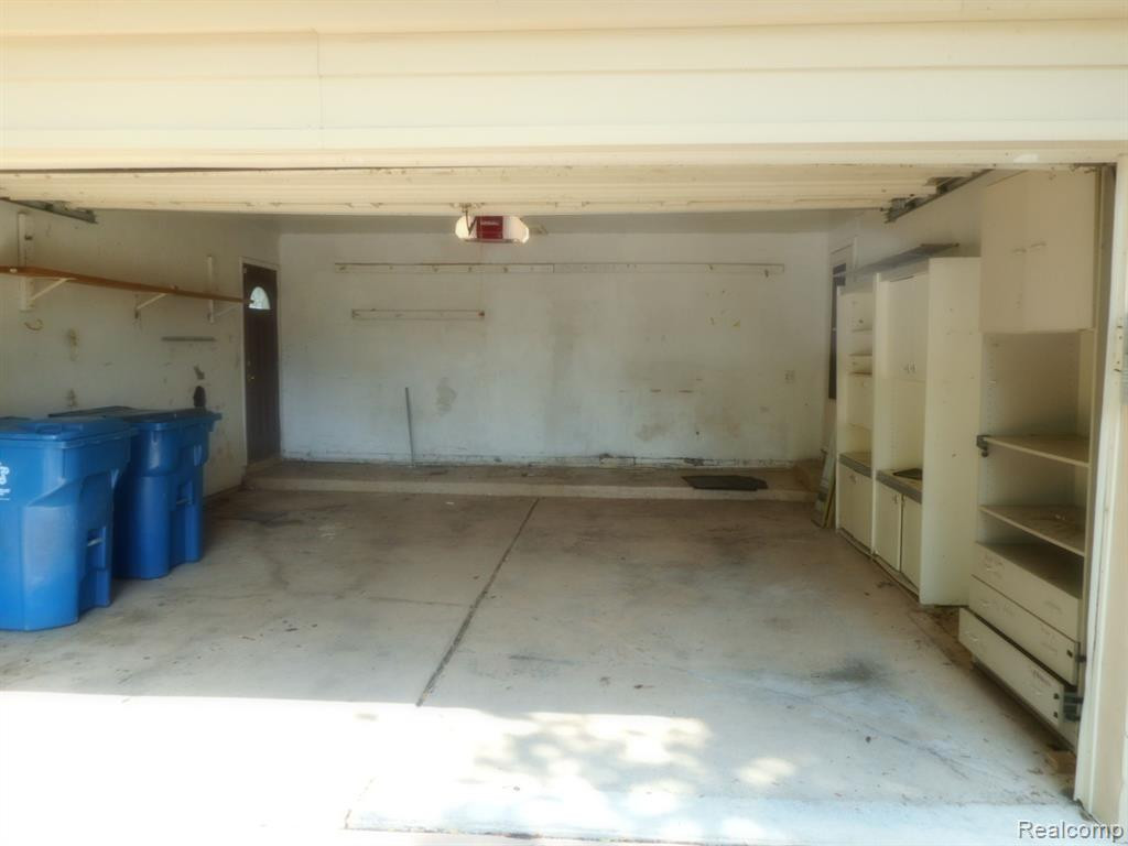 2827 TORREY Avenue, Ann Arbor, MI 48108 — Photo 24