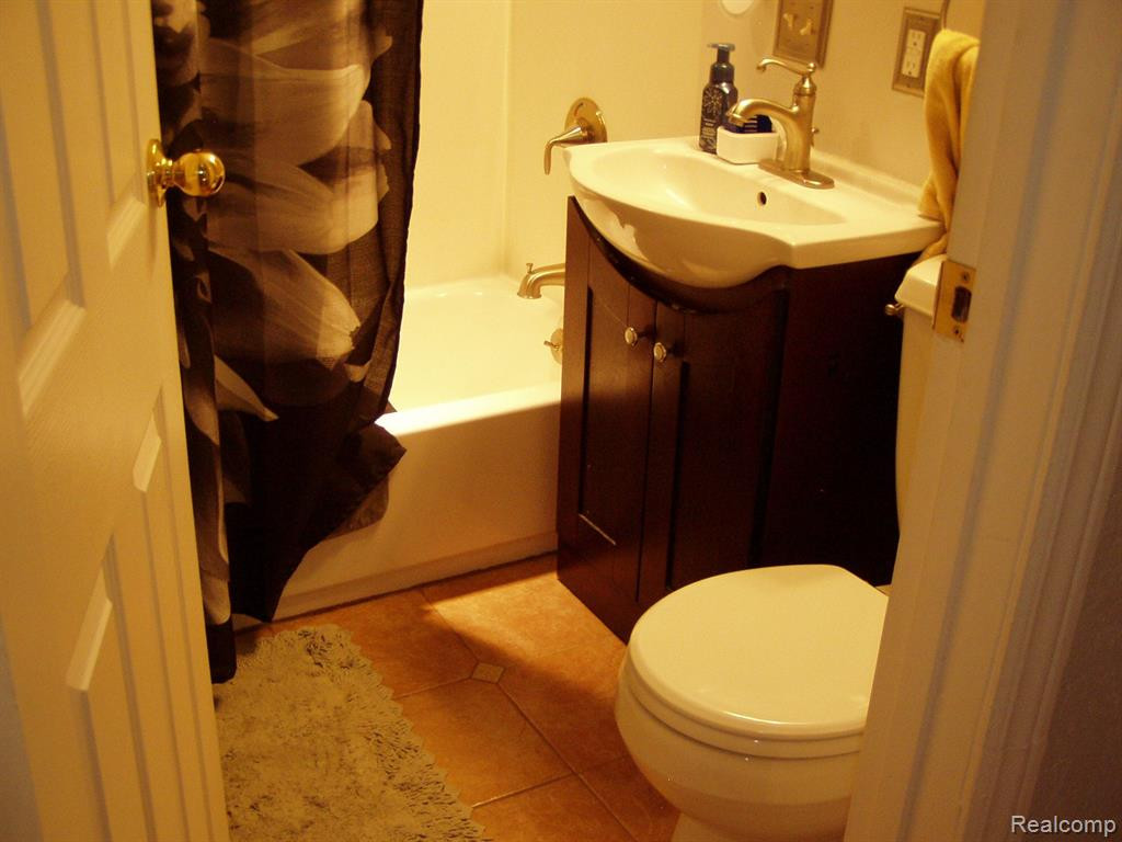 5101 CLIPPERT Street, Dearborn Heights, MI 48125 — Photo 5