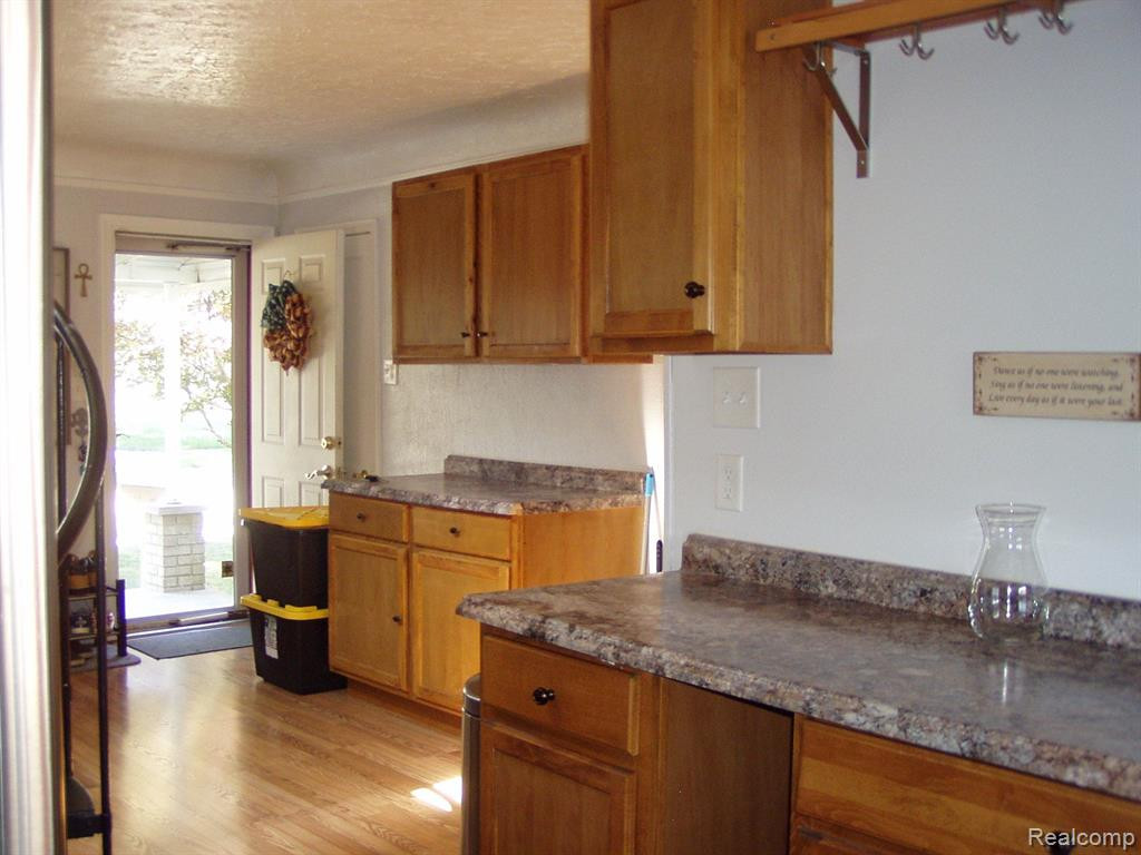 5101 CLIPPERT Street, Dearborn Heights, MI 48125 — Photo 7