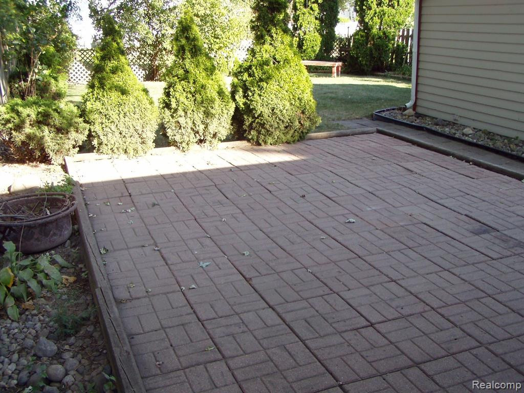 5101 CLIPPERT Street, Dearborn Heights, MI 48125 — Photo 9