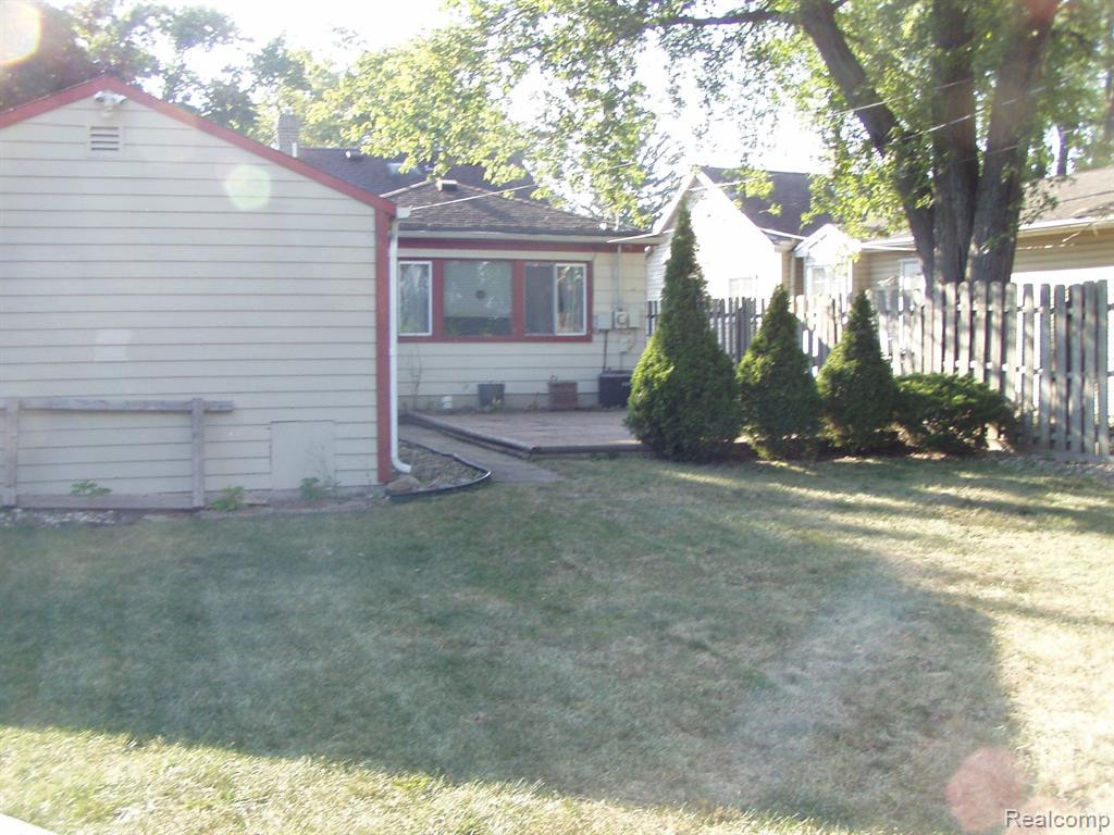 5101 CLIPPERT Street, Dearborn Heights, MI 48125 — Photo 16