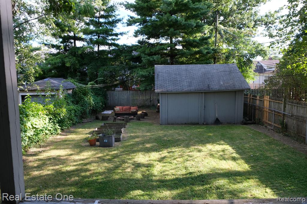 454 E breckenridge S, Ferndale, MI 48220 — Photo 17