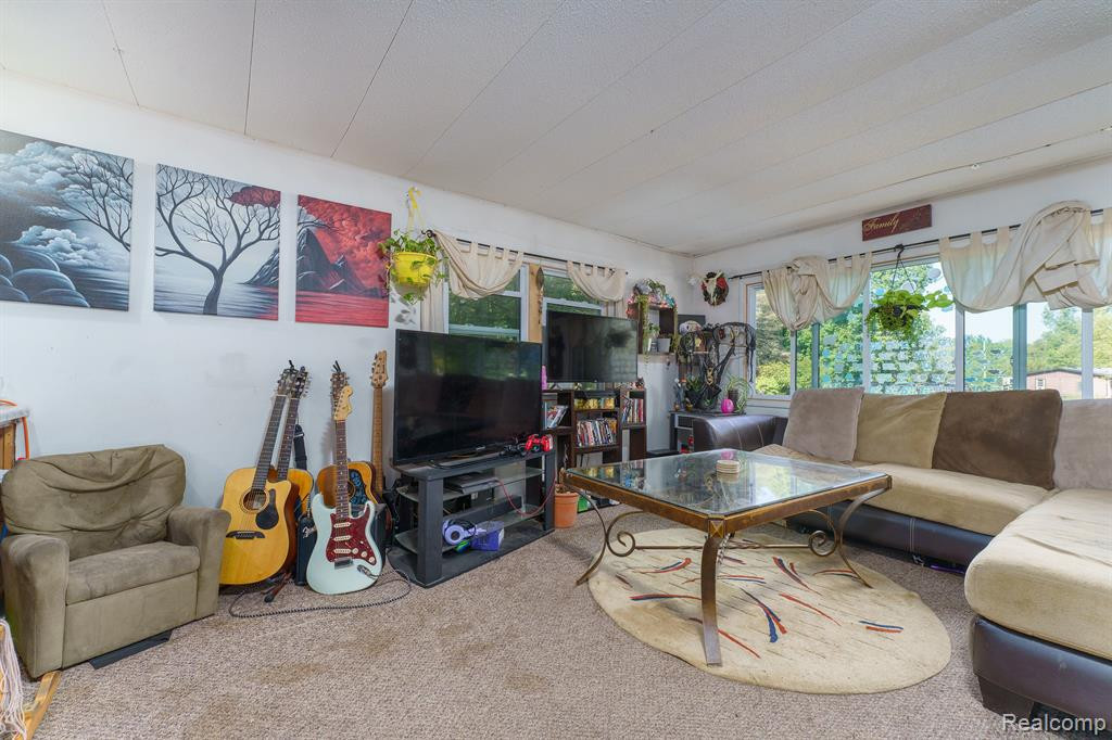 15341 KATHRYN, Pinckney, MI 48169 — Photo 22