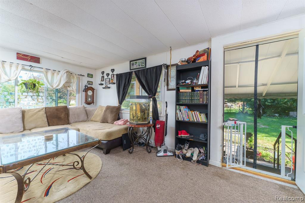 15341 KATHRYN, Pinckney, MI 48169 — Photo 23