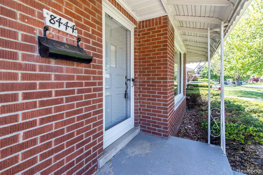 8444 Dixie Lane, Dearborn Heights, MI 48127 — Photo 3