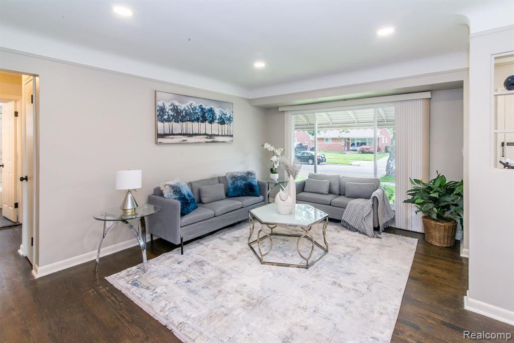 8444 Dixie Lane, Dearborn Heights, MI 48127 — Photo 9