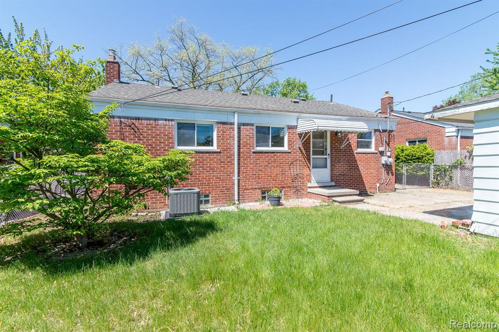 8444 Dixie Lane, Dearborn Heights, MI 48127 — Photo 30