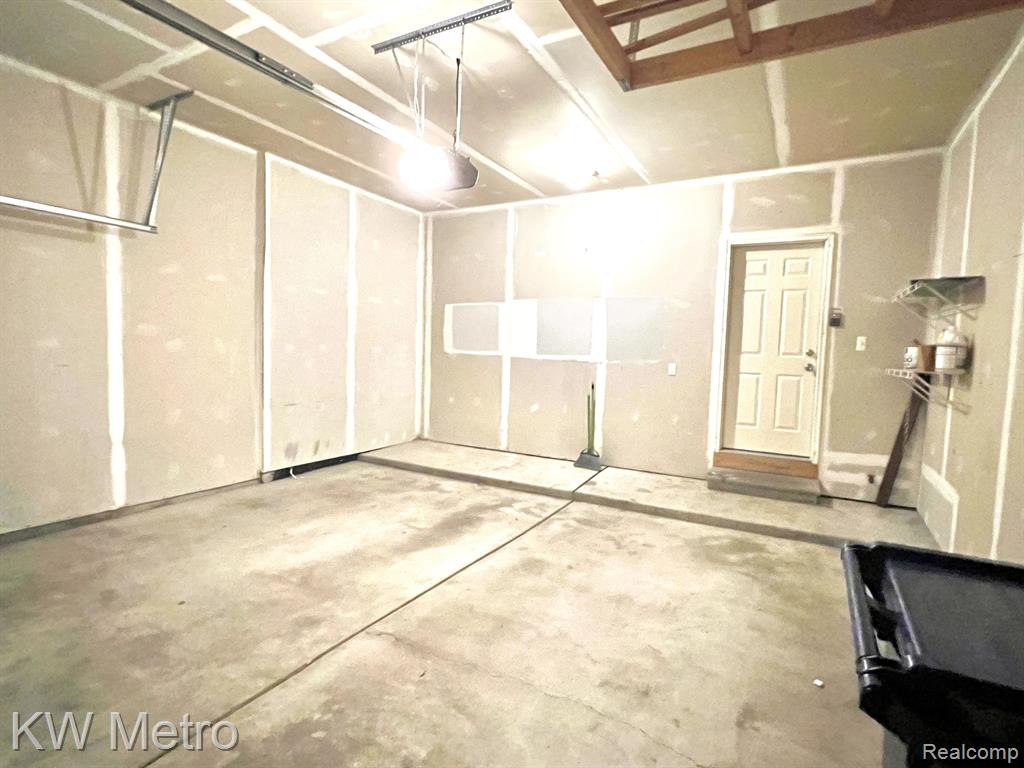 43121 PROVIDENCE Lane, Canton, MI 48188 — Photo 12
