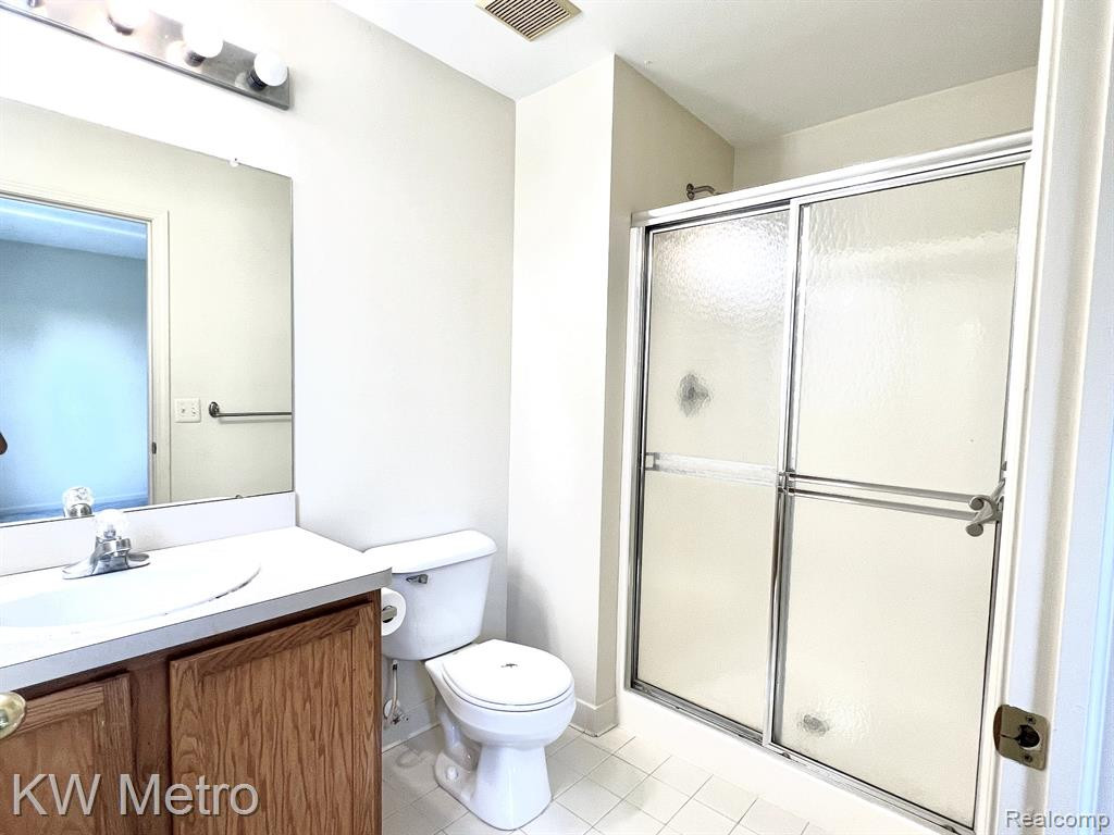 43121 PROVIDENCE Lane, Canton, MI 48188 — Photo 16