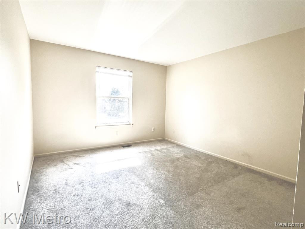 43121 PROVIDENCE Lane, Canton, MI 48188 — Photo 17