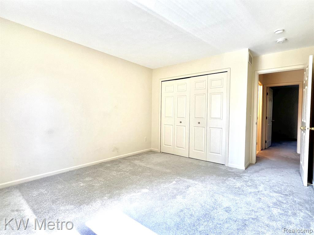 43121 PROVIDENCE Lane, Canton, MI 48188 — Photo 18