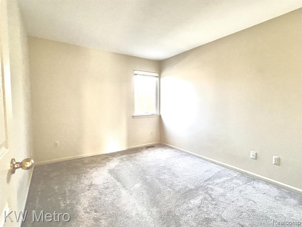 43121 PROVIDENCE Lane, Canton, MI 48188 — Photo 19
