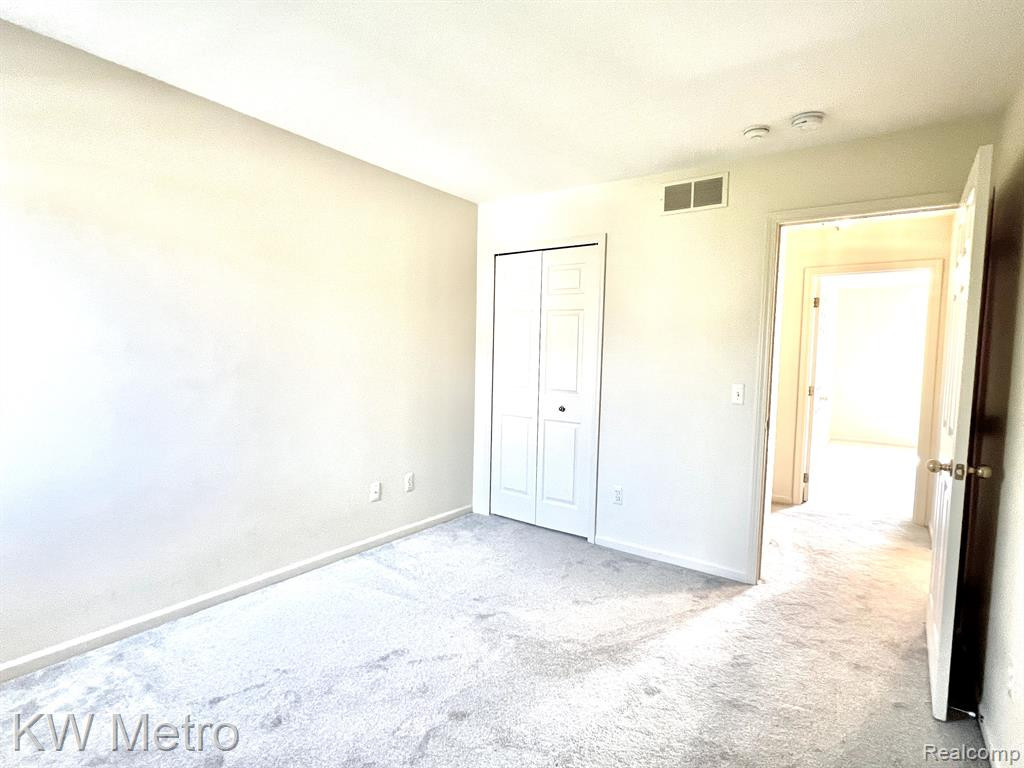 43121 PROVIDENCE Lane, Canton, MI 48188 — Photo 20