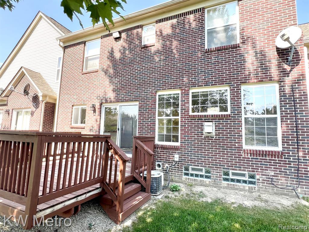 43121 PROVIDENCE Lane, Canton, MI 48188 — Photo 25