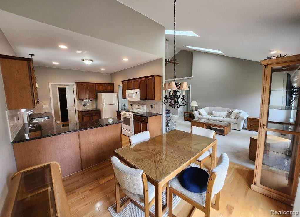 6869 N CENTRAL Park, Shelby Twp, MI 48317 — Photo 21