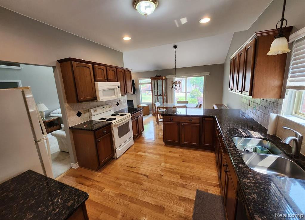 6869 N CENTRAL Park, Shelby Twp, MI 48317 — Photo 22