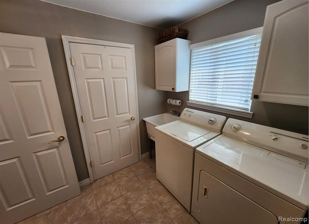 6869 N CENTRAL Park, Shelby Twp, MI 48317 — Photo 24