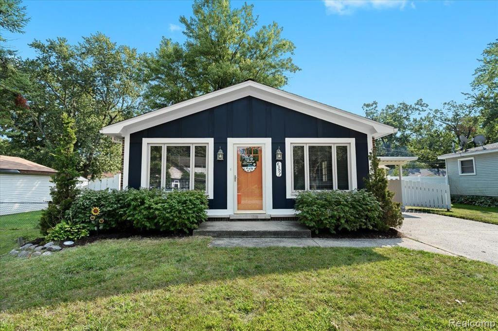 4397 CEDAR Avenue, West Bloomfield, MI 48323 — Photo 2