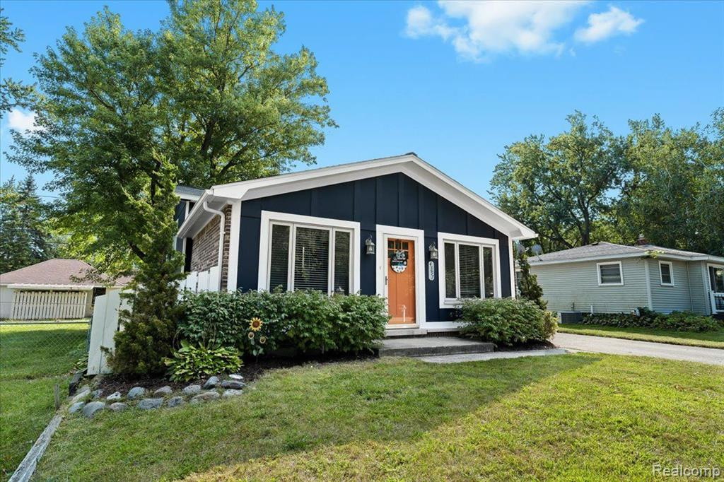 4397 CEDAR Avenue, West Bloomfield, MI 48323 — Photo 3