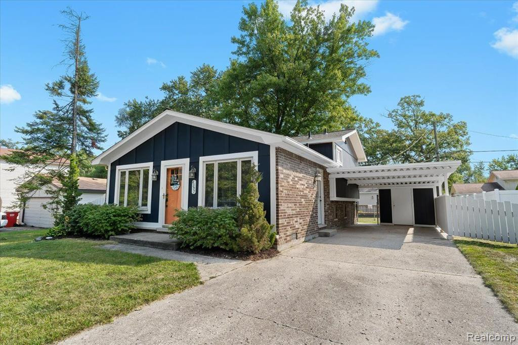 4397 CEDAR Avenue, West Bloomfield, MI 48323 — Photo 4