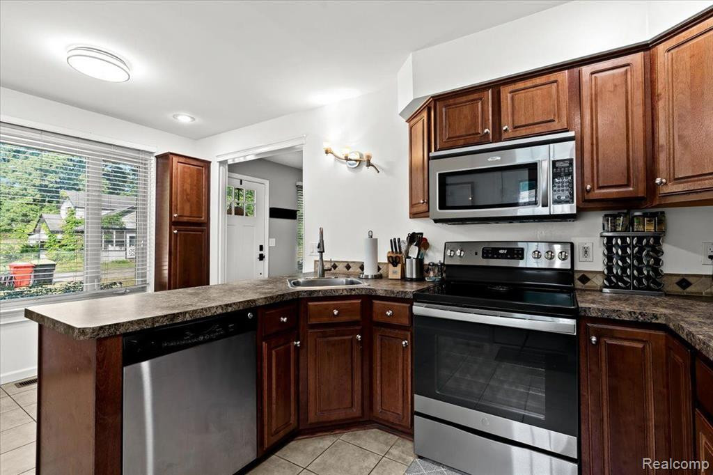 4397 CEDAR Avenue, West Bloomfield, MI 48323 — Photo 17
