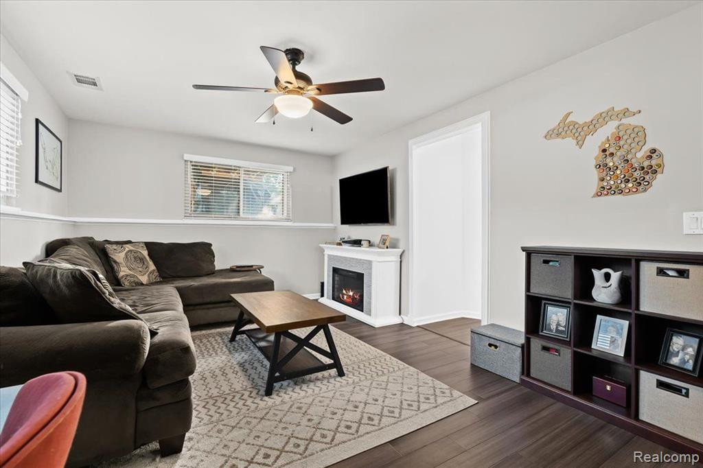 4397 CEDAR Avenue, West Bloomfield, MI 48323 — Photo 25