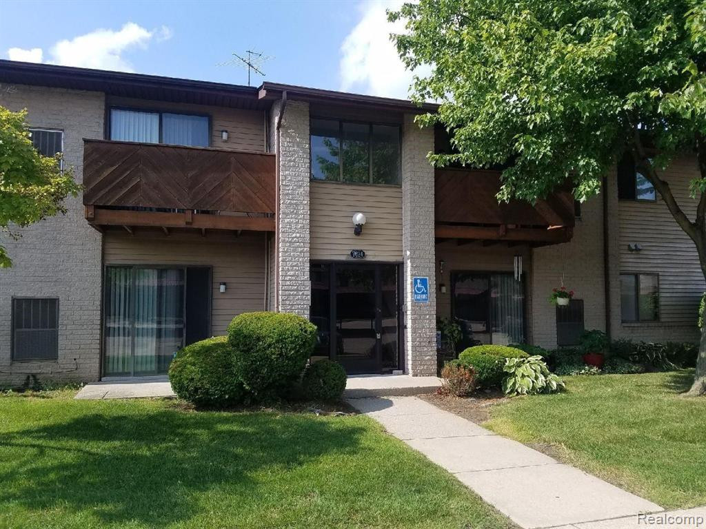 7624 MANOR Circle Unit##202 Circle, Westland, MI — front exterior