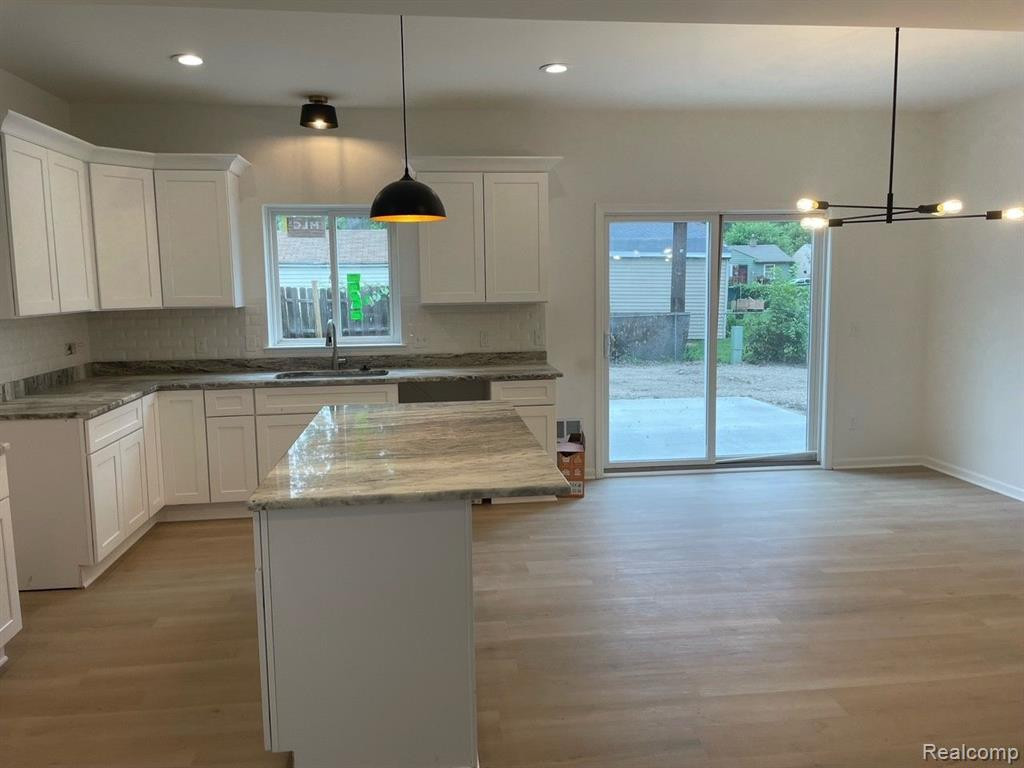 448 W Elza Avenue, Hazel Park, MI 48030 — Photo 2