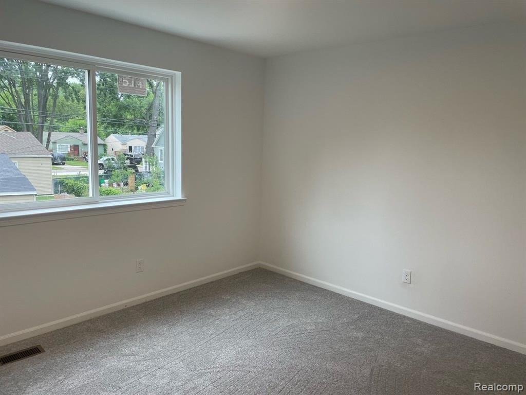 448 W Elza Avenue, Hazel Park, MI 48030 — Photo 7